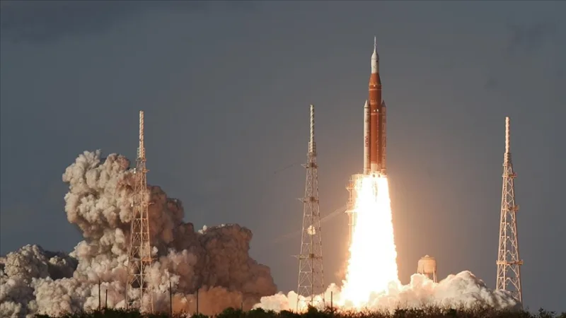 W ramach misji NASA Artemis II wystrzelono statek kosmiczny Orion w kierunku Księżyca